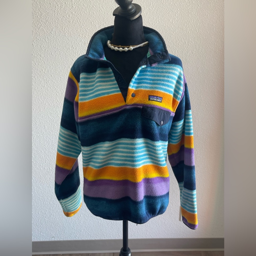 Patagonia 2016 colorblock striped snap-T synchilla fleece Sz extra small.